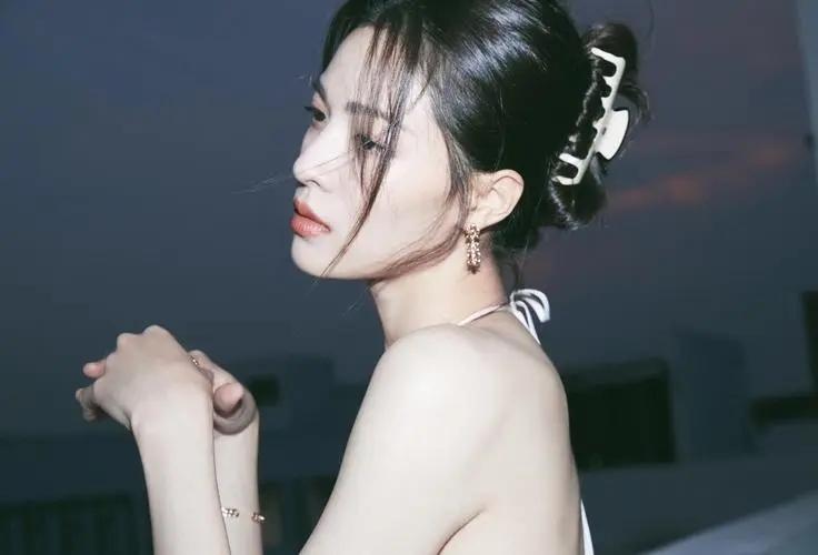 女明星 小鲜肉_强捧不红 资源咖 演员演技